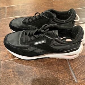 Reebok Women's Black Galaxy 10 Sneakers